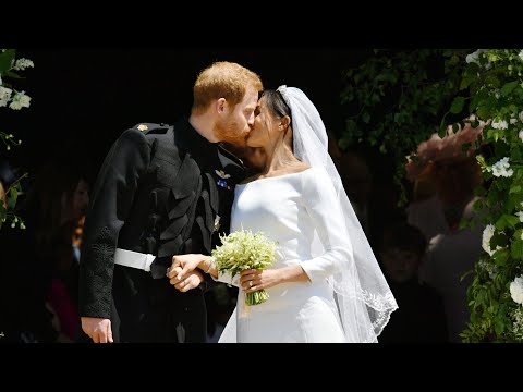 Harry and Meghan's first kiss as husband and wife