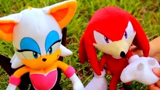 Sonic Plush Knuckles Emerald