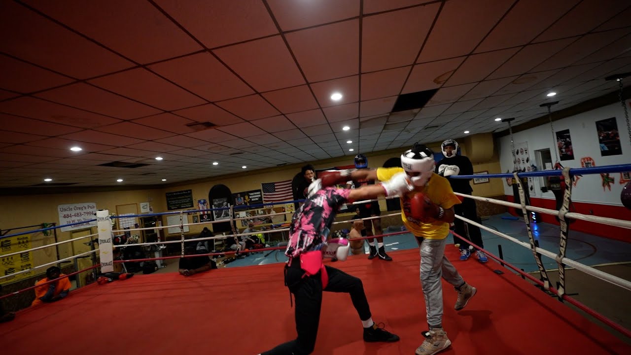 This is What 2 Years Of Boxing Consistency Looks Like in Sparring...