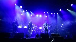 rae morris with bombay bicycle club at somersault 2015