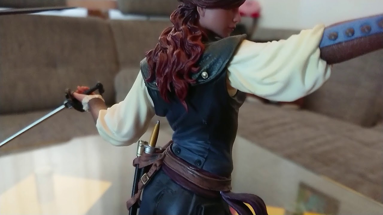 Merch Assassins Creed Unity - Diorama Arno & Elise Figur - YouTube
