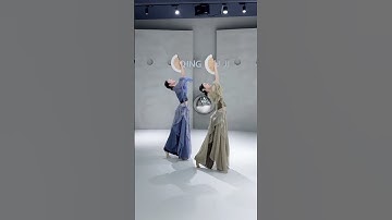 Hồng Chiêu Nguyện bản múa với quạt #cotrangtrunghoa #muatrunghoa