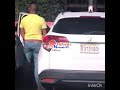 #ActivosNoticiasRD Captaron este hombre orinando en pleno parqueo del aeropuerto Cibao en Santiago.