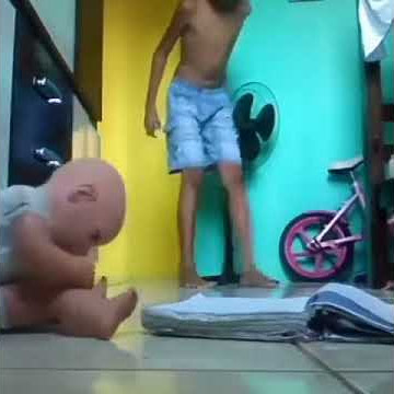 boneca se mexendo...