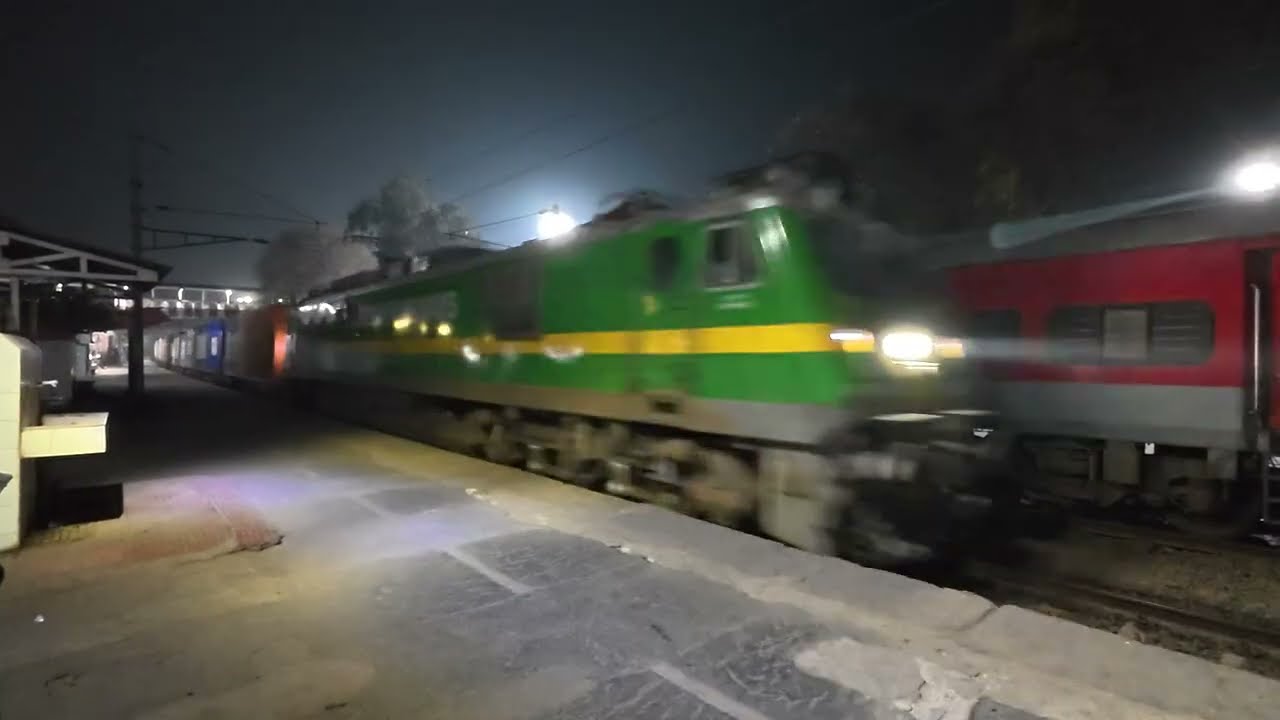 Goods train loaded container box 