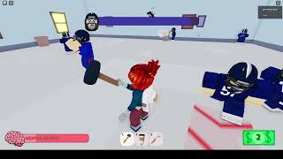 little girl who plays roles academy game in ROBLOX!