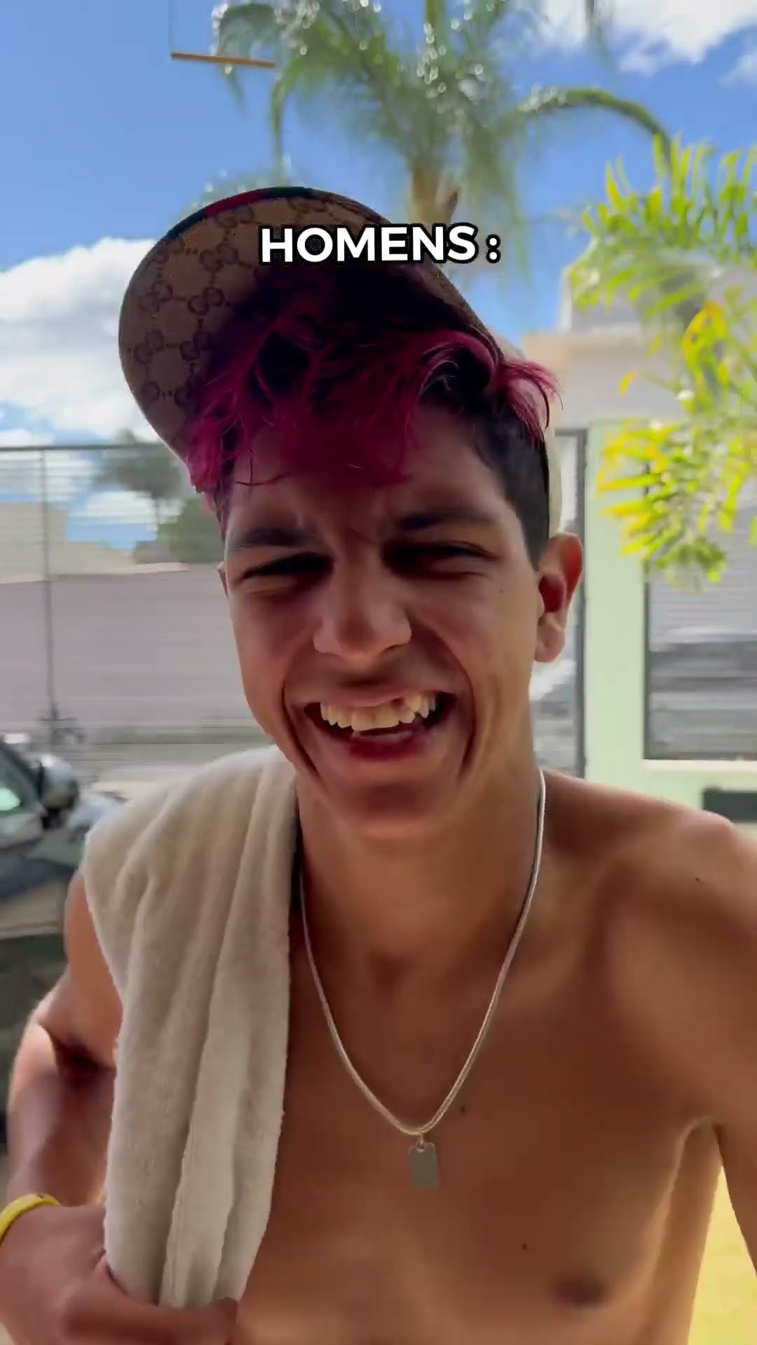 HOMEM VS MULHER USANDO TOALHA DE ROSTO ?