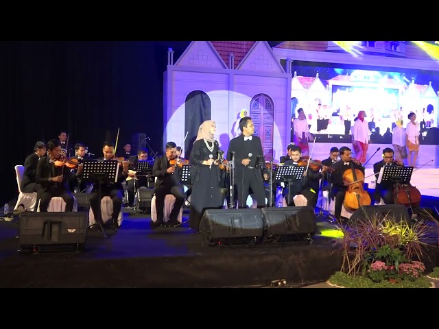 Opening Dance Cak dan Ning Surabaya 2018 class=