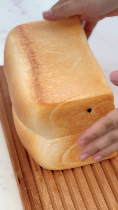 Super Fluffy Raisin Bread #apron #baking #bread #recipe