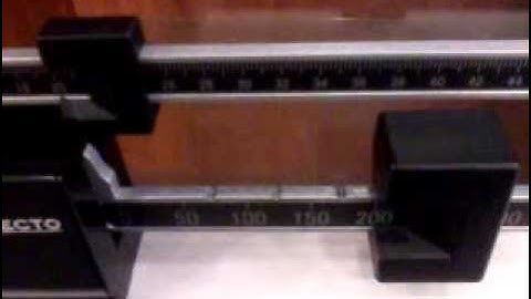 How to Use a Manual Scale to Weigh Yourself