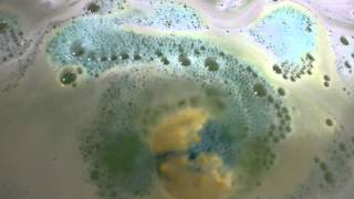 LUSH Fizzbanger Bath Bomb Demo