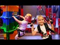 Vi har JumpYard helt för oss själva! Vågar vi åka linbanan i taket?