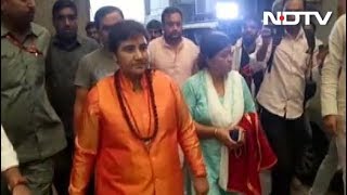 साध्वी प्रज्ञा ठाकुर को BJP ने भोपाल से दिया टिकट