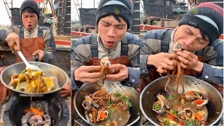 Chinese people eating - Street food - &quot;Sailors catch seafood and process it into special dishes&quot; #49