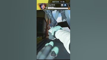 What do you do this situation? Punch or Reload - Apex Legends #shorts