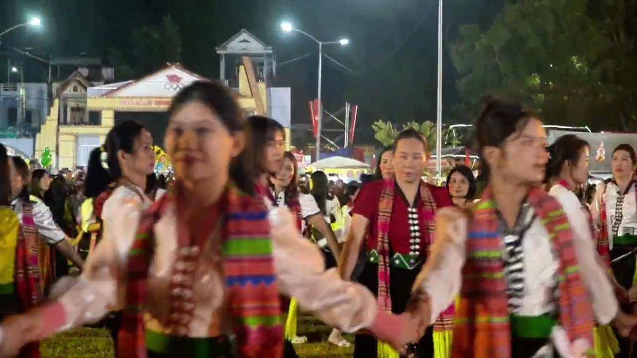 ВСПОМИНАНИЯ О ФЕСТИВАЛЕ XOE 2 СЕНТЯБРЯ 2025 ГОДА В КОММУНЕ ТХАН УЙЕН