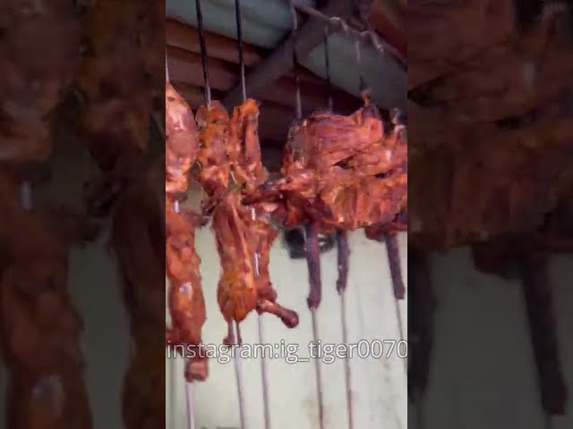 ఫుల్ తందూరి చికెన్😍🍗 #tandoori  #foodvlogs #Tiger #tea  #telugufood#shorts #youtubeshorts#streetfood class=