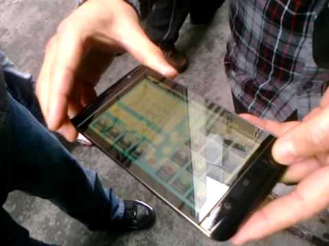 On the street dell mini 5 demo with engadget edito...