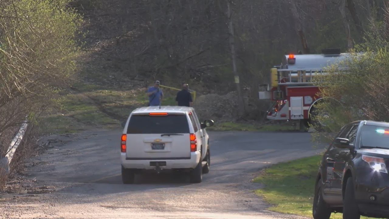 Crews respond to brush fire in Altoona - YouTube