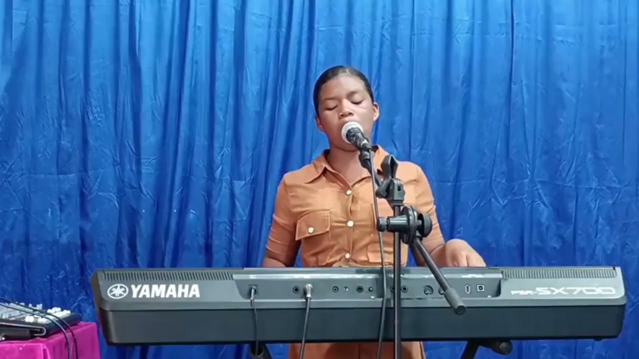 SALMISTA IRIS GARCES / CANTICOS DE ADORACION /  MAESTRO NECESITO DE UN MILAGRO