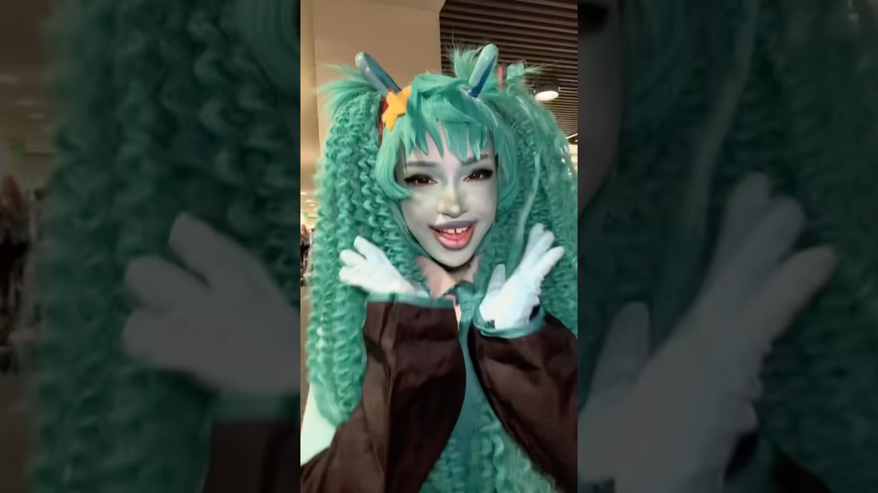 Alien Miku Cosplay! #hatsunemiku