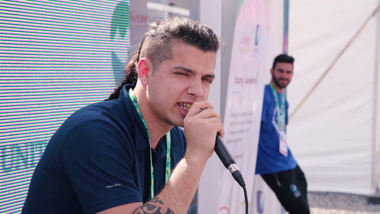 Jóvenes Líderes Comunitarios en FISU House deportes univision