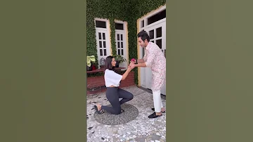 شالو تفاجئ أيوش 