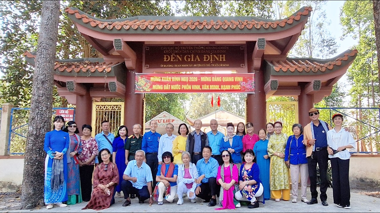 DÂNG HƯƠNG TẠI ĐỀN GIA ĐỊNH MÙNG 5 TẾT BÍNH NGỌ