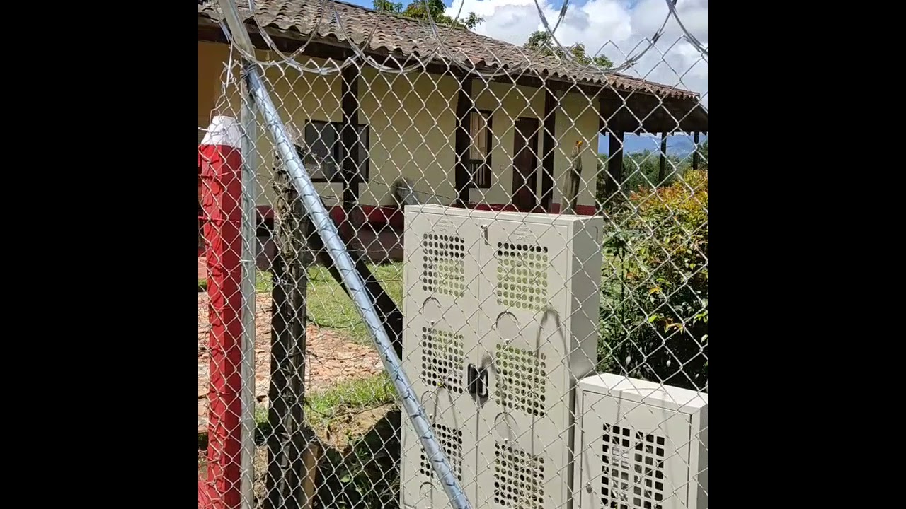 cerramiento con tubo al piso . vereda abreito. rionegro Antioquia.