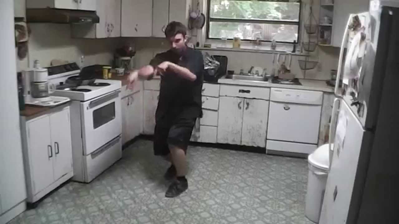 Mantis: Kung Fu and Kuntao Improvised Movement.