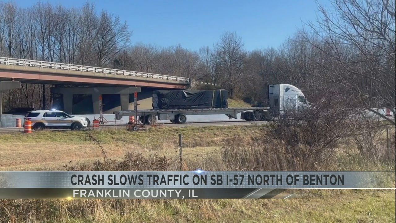 Crash slows traffic on southbound I-57 near Benton - YouTube
