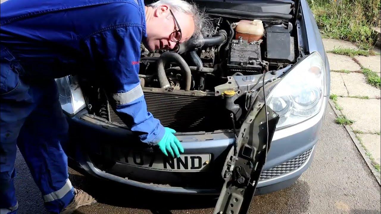 VAUXHALL/OPEL Astra H radiator change (remove intercooler and electric