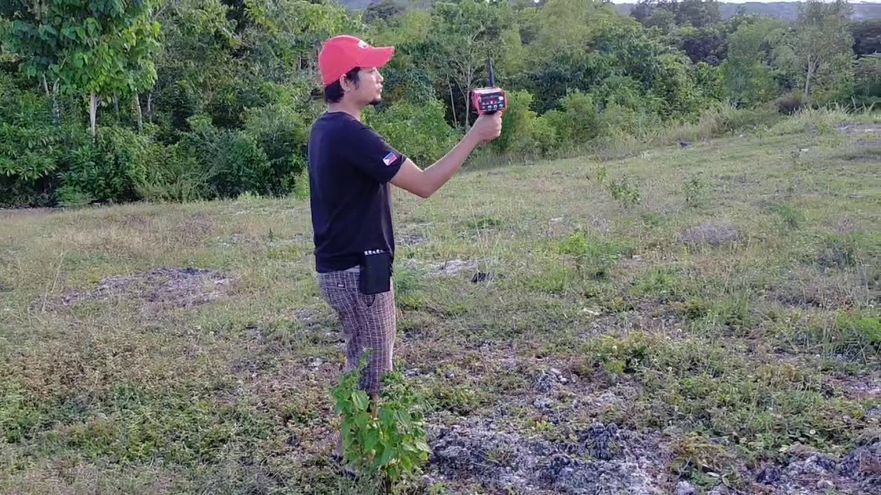 BLACK HAWK (hawkeye gr200) vs OKM rover c2 scanner