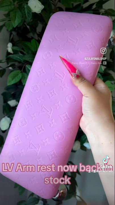 louis vuitton arm rest nails