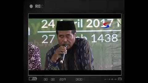 لحظة وفاة القارئ الإندونيسي الشيخ جعفر أثناء تلاوة سورة الملك