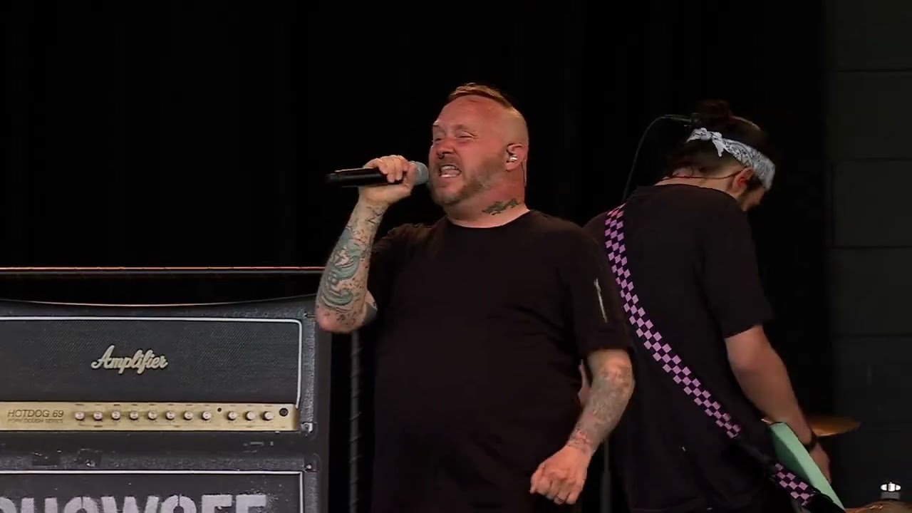 Guarda Showoff - Bully - Live at Summerfest 2026 su YouTube Guarda Showoff - Bully - Live at Summerfest 2026 su YouTube