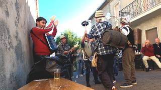 La Banda del Torchio arriva a Monevitozzo.
