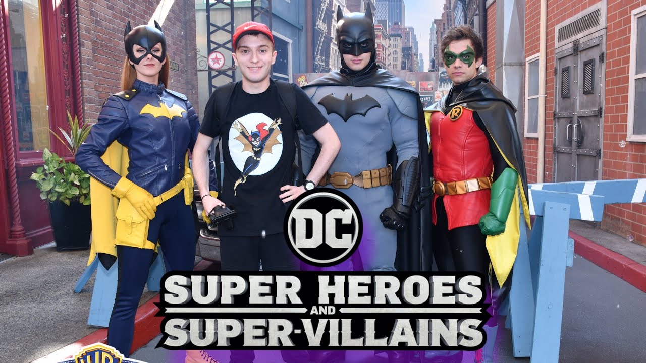 Встреча с супергероями и суперзлодеями DC в Movie World