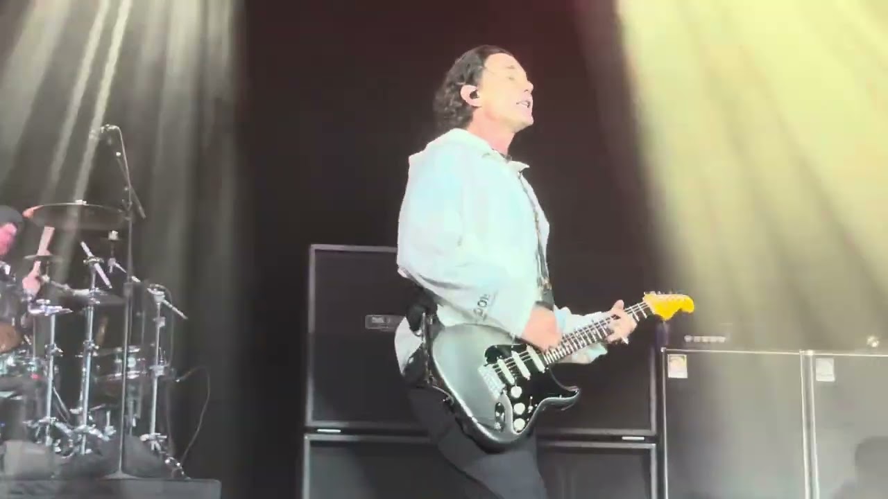 Bush Machine Head MMRBQ Camden, NJ 5/10/25 filmed by Sata front pit center