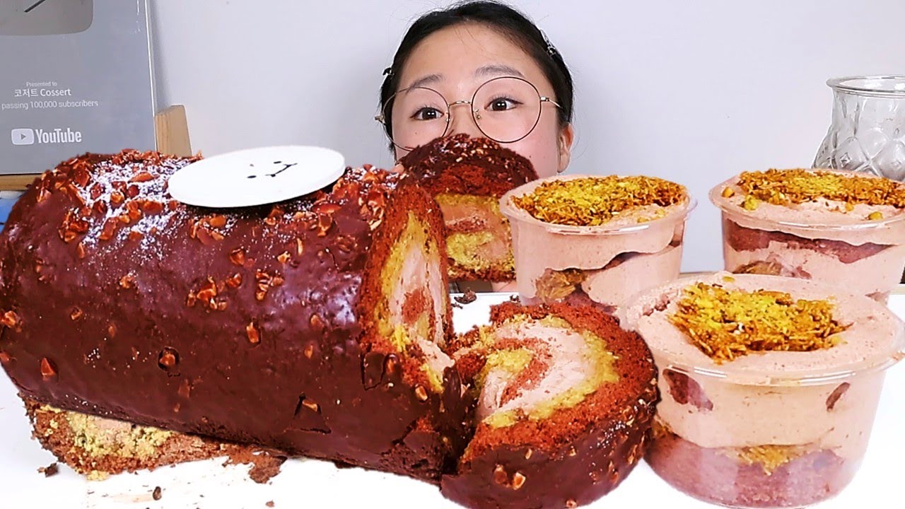 두바이식 초코 롤케이크 두바이 초코 컵케익 디저트 먹방 Dessert Mukbang