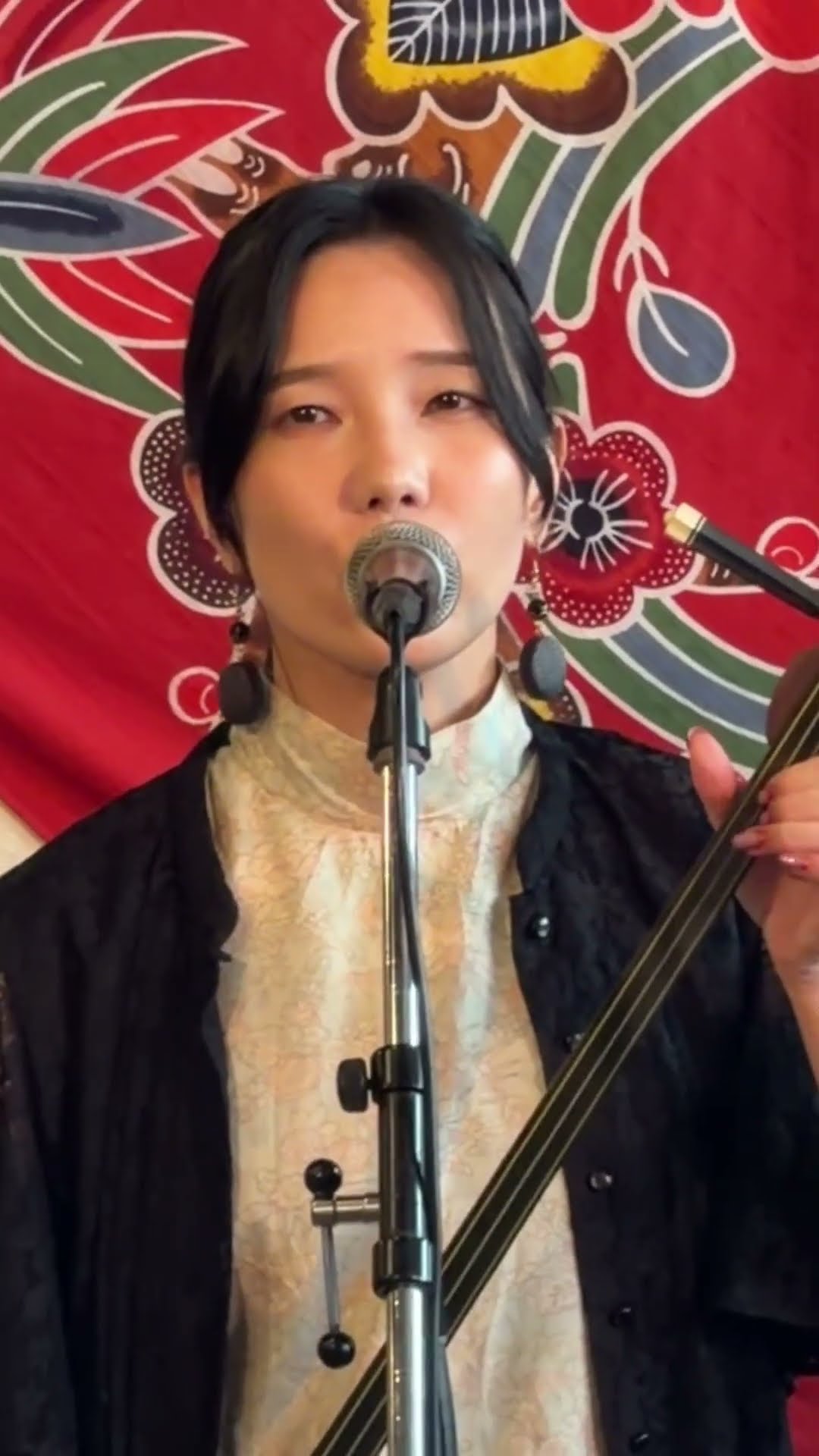 UMUI ～感謝～ AKIRA 希少 CD　奄美大島　藤田晶　シマ唄　民謡 奄美島唄『花染め節』藤田晶 ～奄美うたくらべ Vol. 5 - YouTube