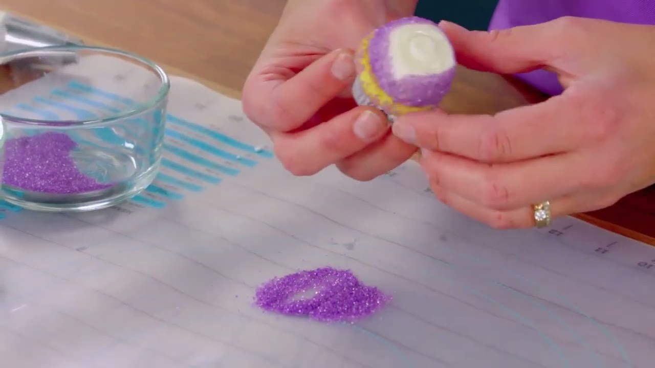 Sprinkle Edges on Cupcakes