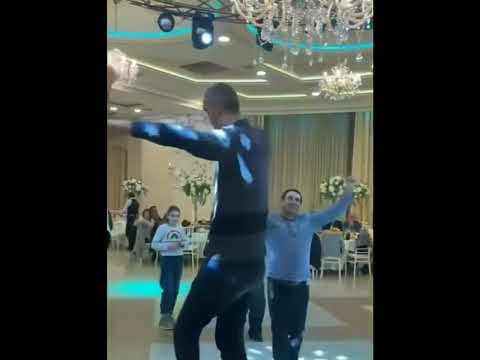 اطول راجل عيني علي الرجالة 