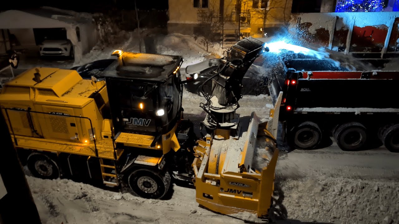 Larue T70 & D65 - First snow removal operation this years - Two passes [4K]