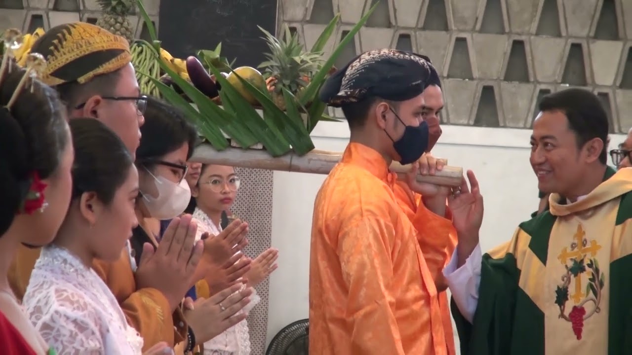 Persembahan Sudra - Lagu persembahan dengan iringan musik gamelan