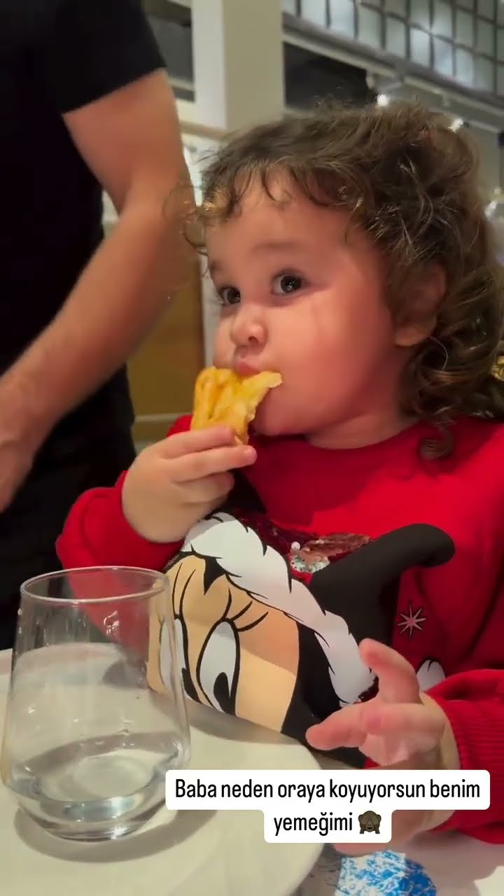 Baba neden oraya koyuyorsun benim yemeğimi ❤️