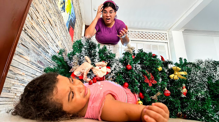 A ÁRVORE DE NATAL CAIU EM CIMA DA NOSSA FILHA