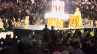 50,000 Catholics sing WAY MAKER