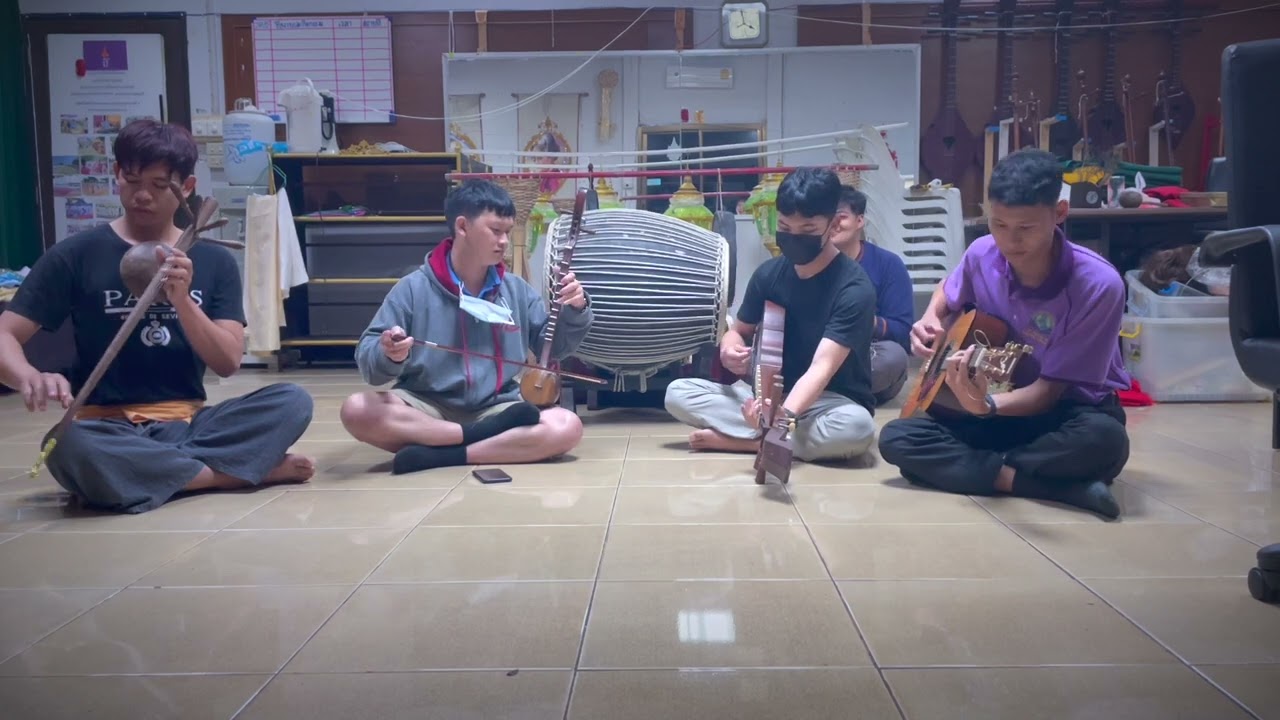 สาวไหมเชียงราย