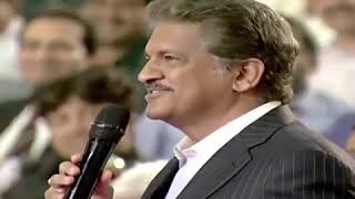 Watch what did Anand Mahindra say about PM Modi that no one could resist clapping! screenshot 5